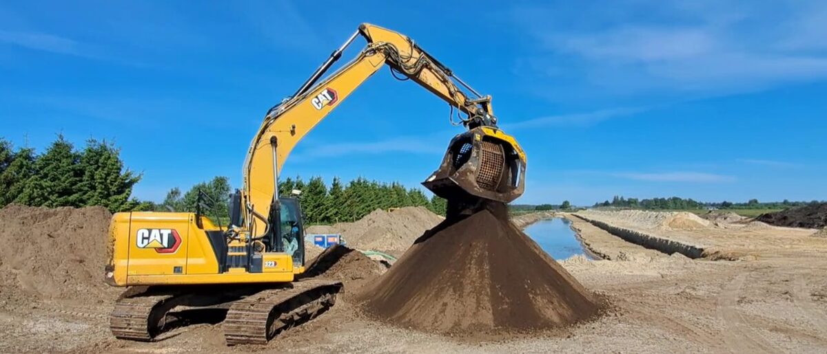 MB-S18-CAT323-Latvia-Quarry-Soil.jpg